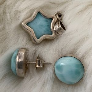 NWOT Matching Pendant and Earrings